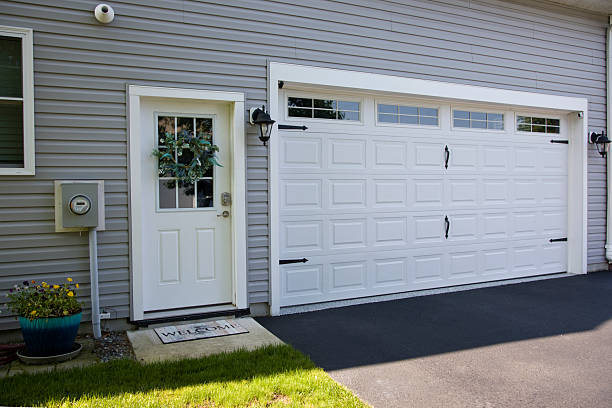 24/7 Emergency Garage Door Panel Replacement experts in Quincy, WA